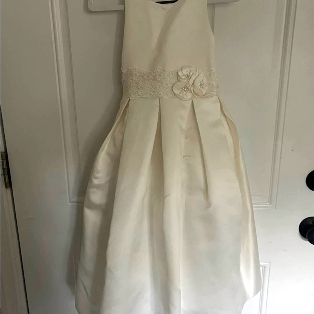 Joan Calabrese Flower Girl. Worn Once. Size 5